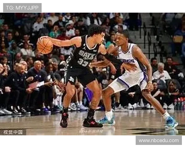 文班亚马携手卡斯尔半场轰42分助马刺逆天表现占全队得分七成